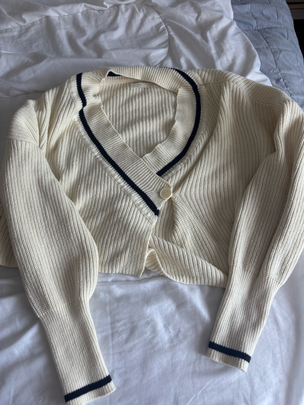 OAK + FORT Cream Ribbed V-Neck Cardigan with Navy Trim
